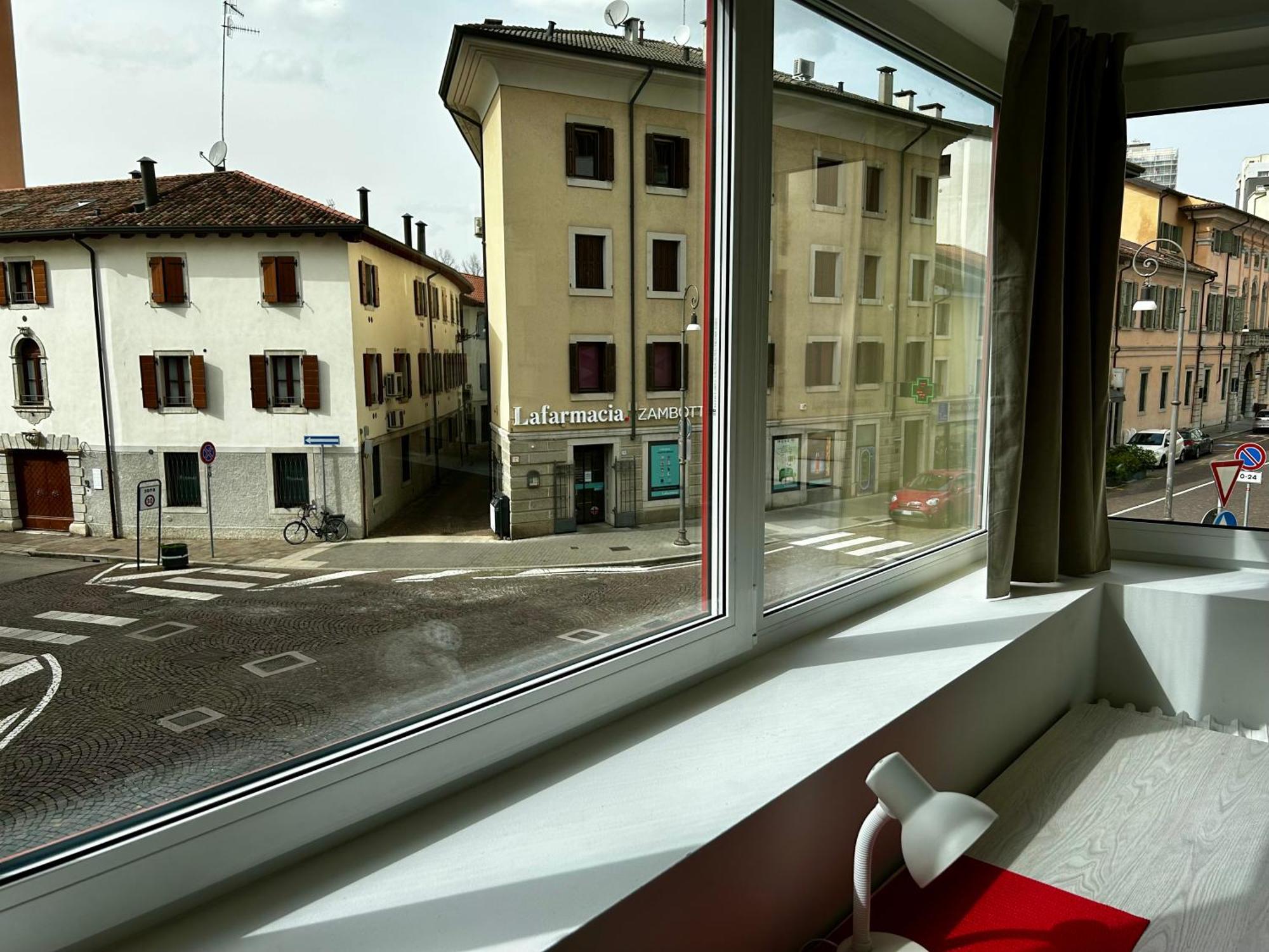 Luxury Urban Oasis Apartment In Center Of Udine Esterno foto